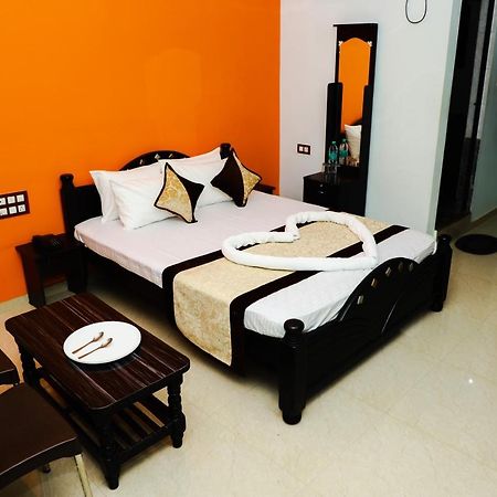 Hotel Megha Residency Haveri Esterno foto