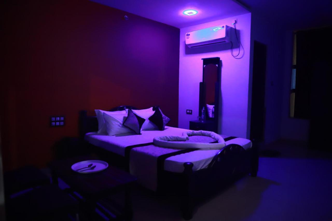 Hotel Megha Residency Haveri Esterno foto
