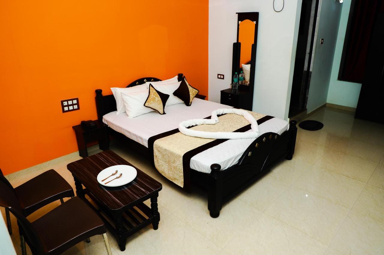 Hotel Megha Residency Haveri Esterno foto