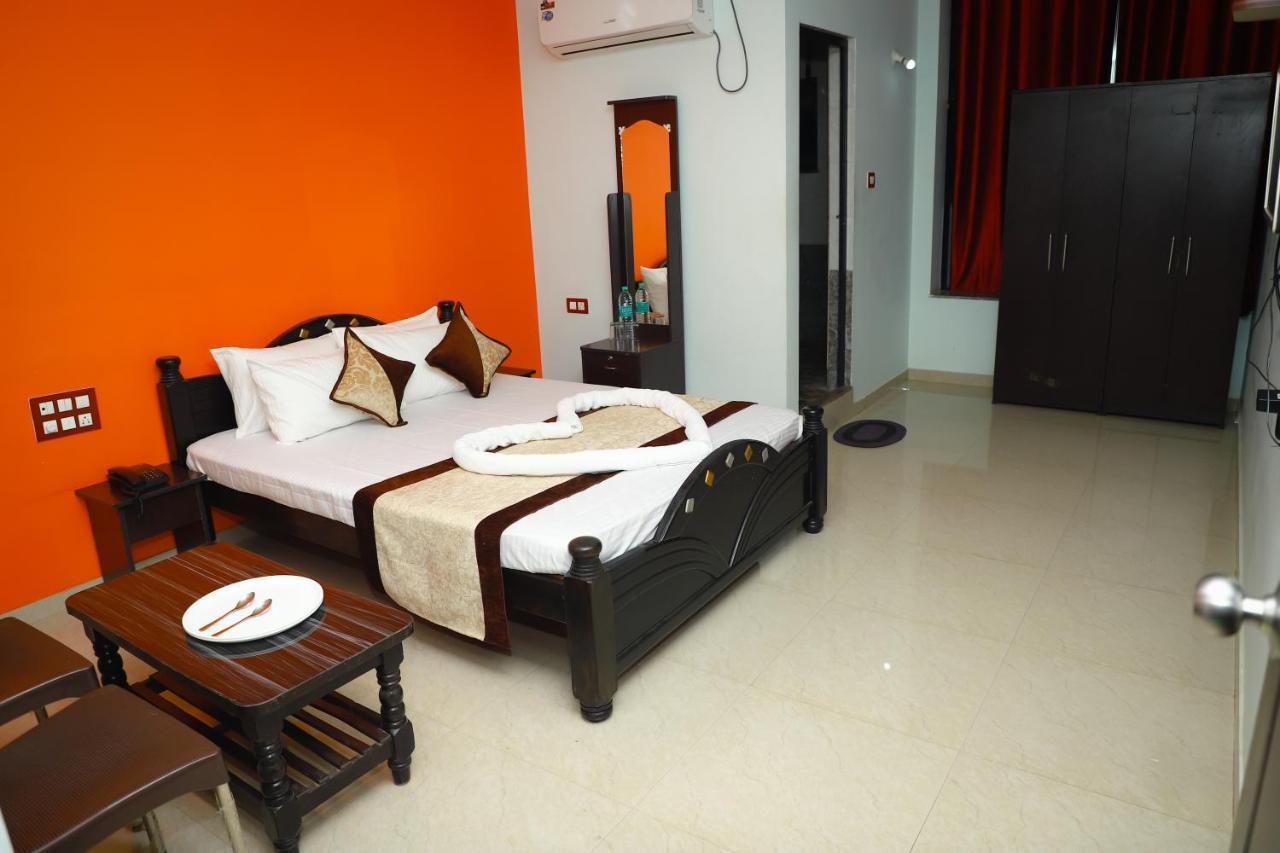 Hotel Megha Residency Haveri Esterno foto