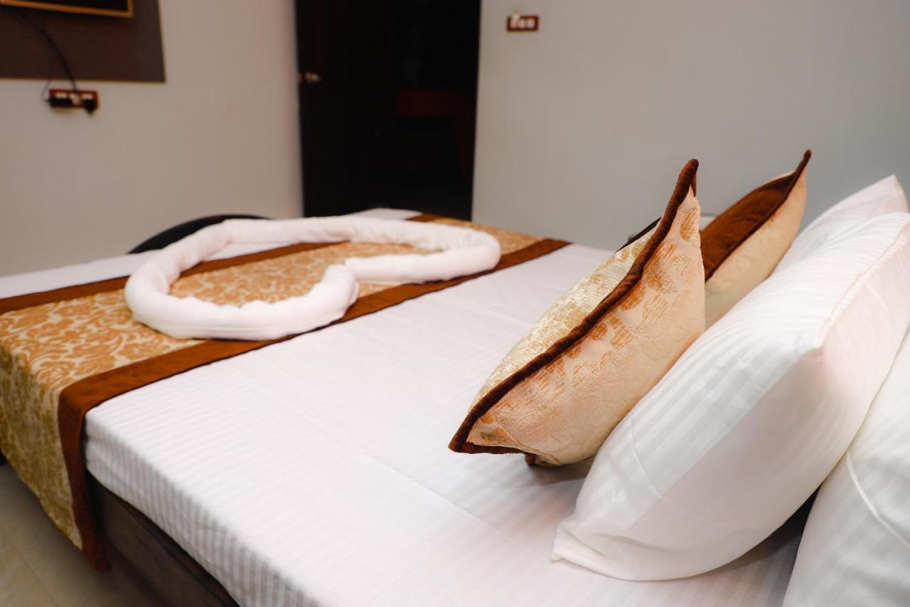Hotel Megha Residency Haveri Esterno foto
